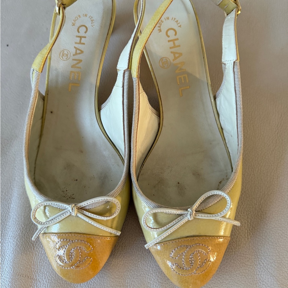Vintage Chanel Slingback Heels, size 38 (US 8) - Picture 4 of 10